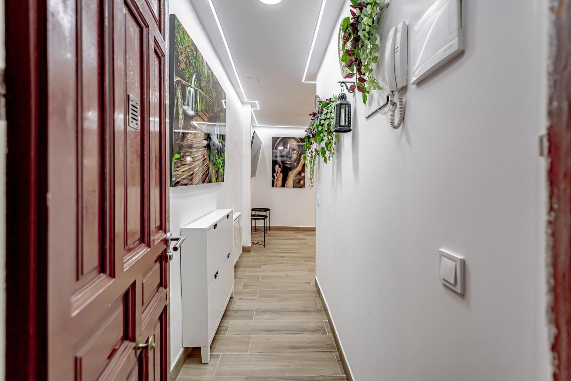 Apartamentos Estrecho Madrid Bilik gambar