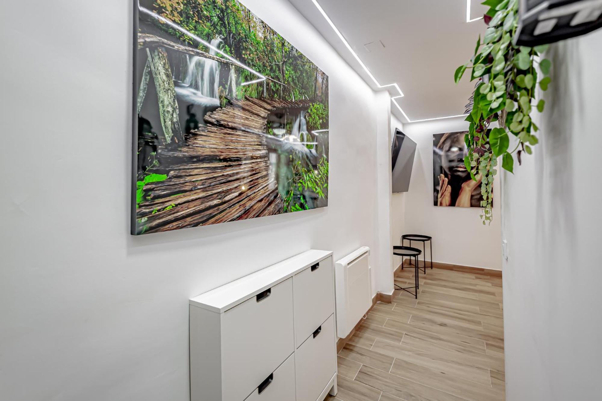Apartamentos Estrecho Madrid Bilik gambar